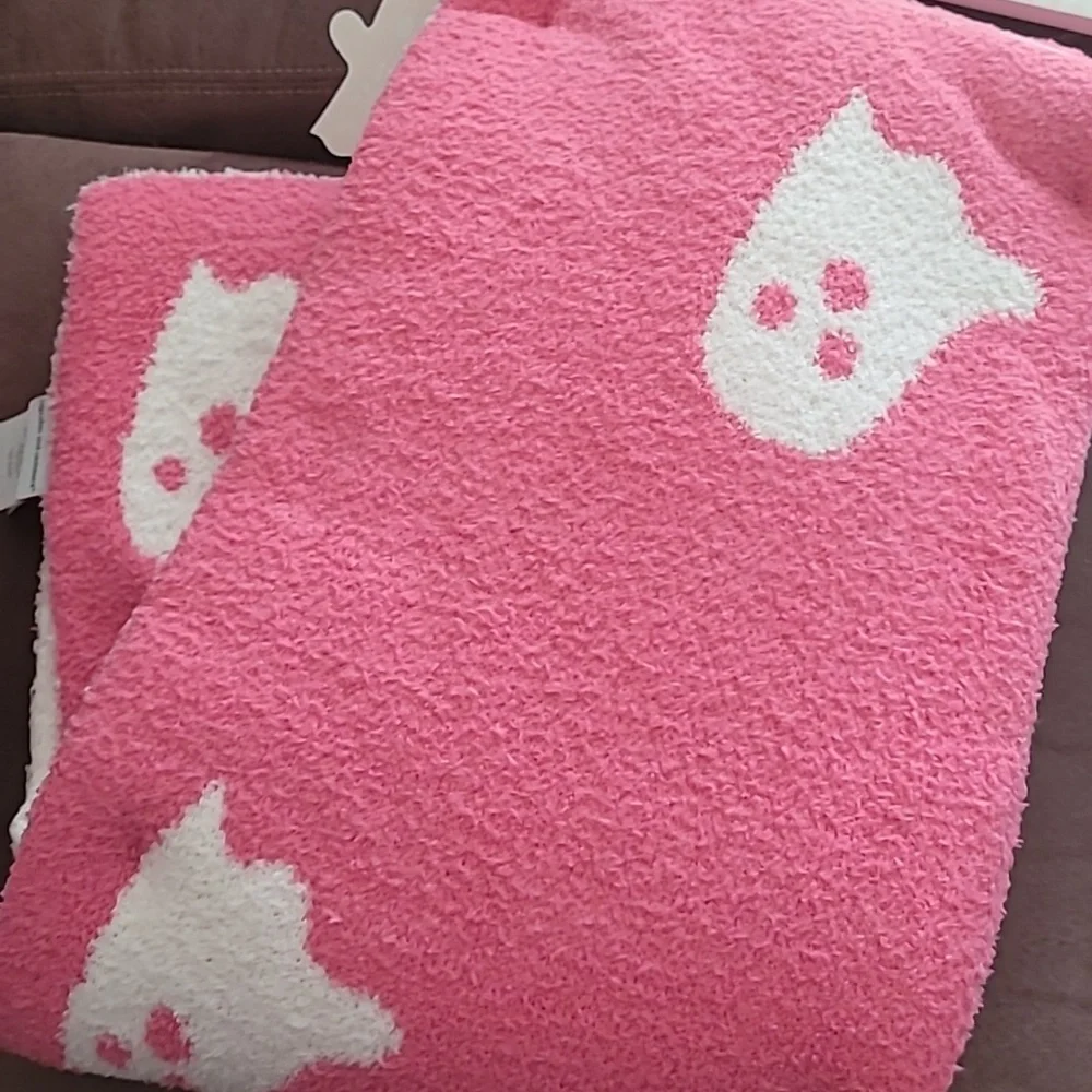 CUPCAKES AND CASHMERE VIRAL PINK/WHITE GHOST BLANKET